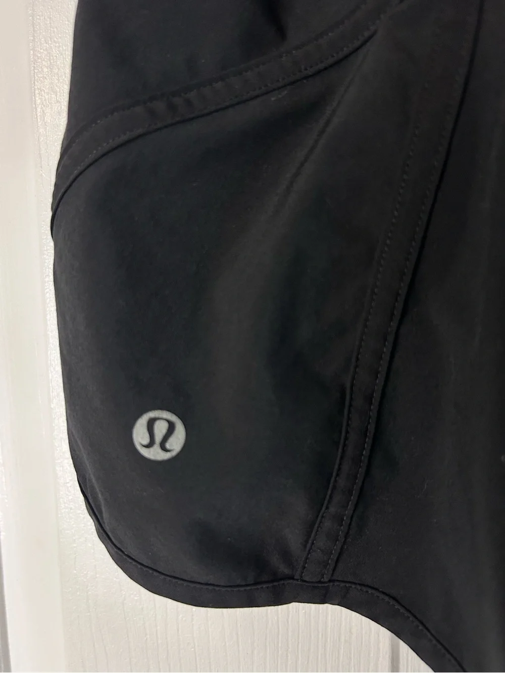 Lululemon Tracker Short V *4